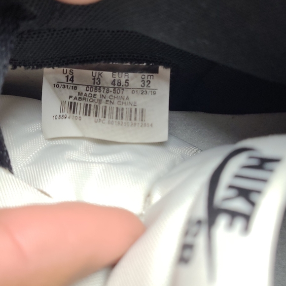 Air Jordan 1 SB - Picture 5 of 8